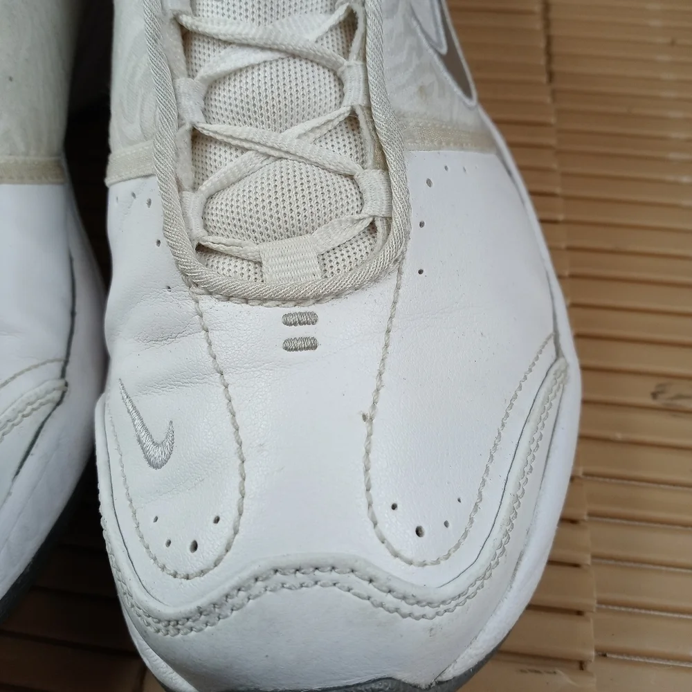 Nike Air Miller Retro Womens Size 8 White Leather Comfort Walking Sneakers. A3pm
